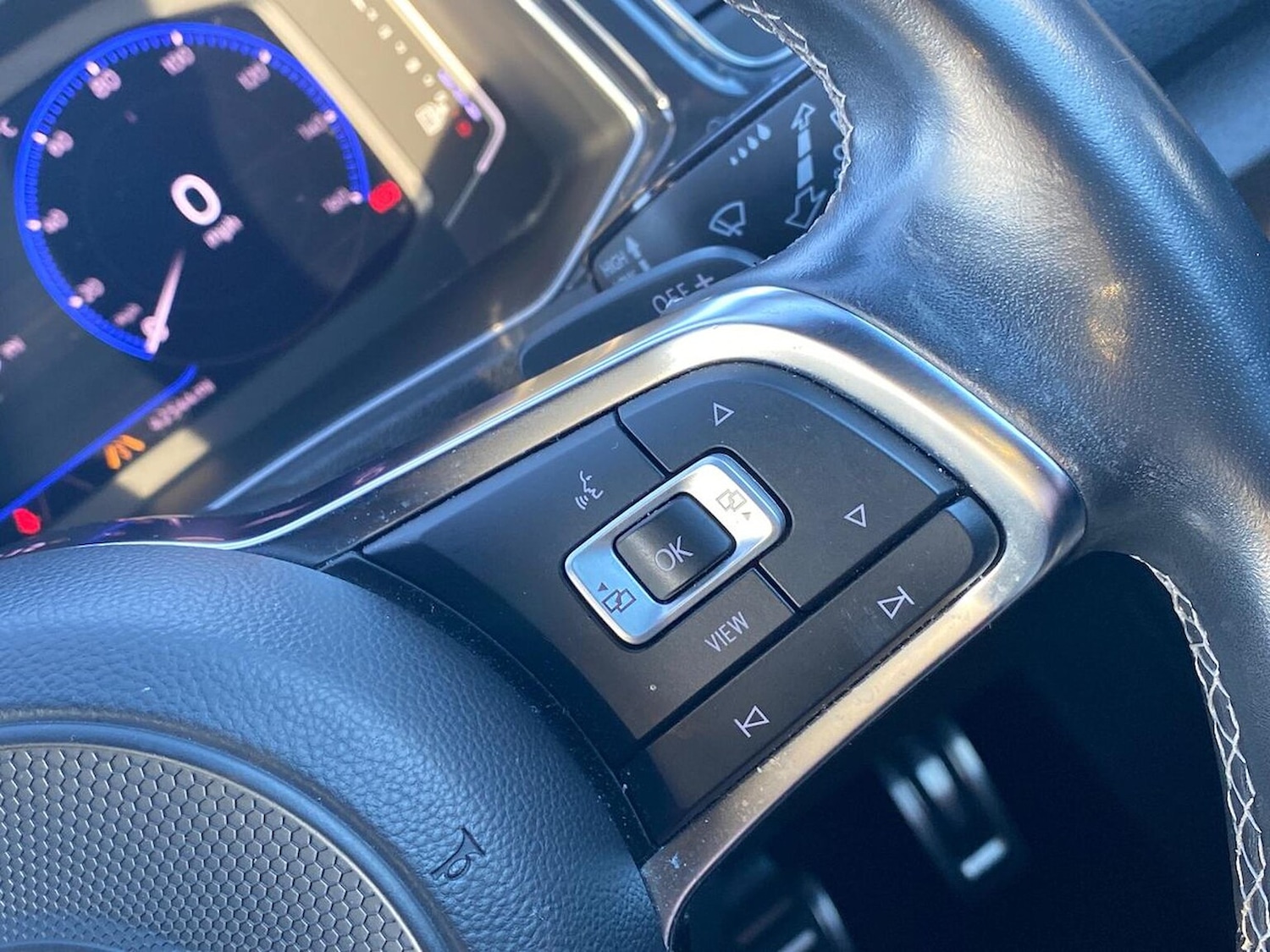 Used Volkswagen T-Roc 2019 for sale - 76911225: Photo 25