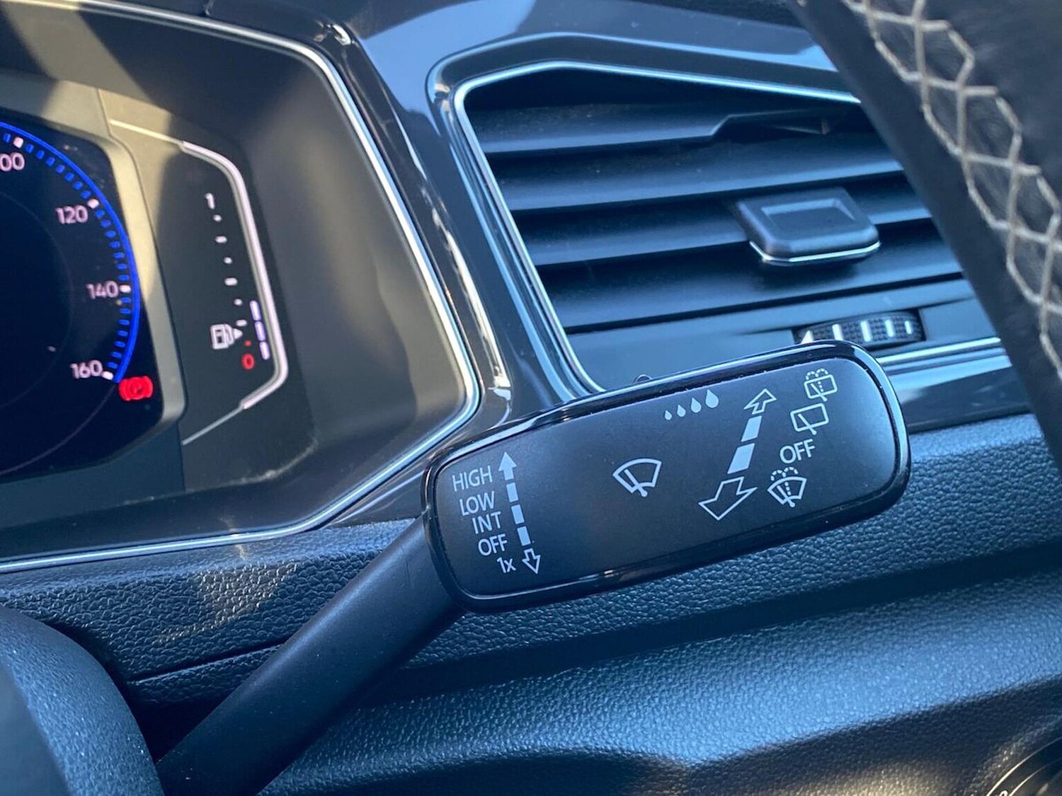 Used Volkswagen T-Roc 2019 for sale - 76911225: Photo 27