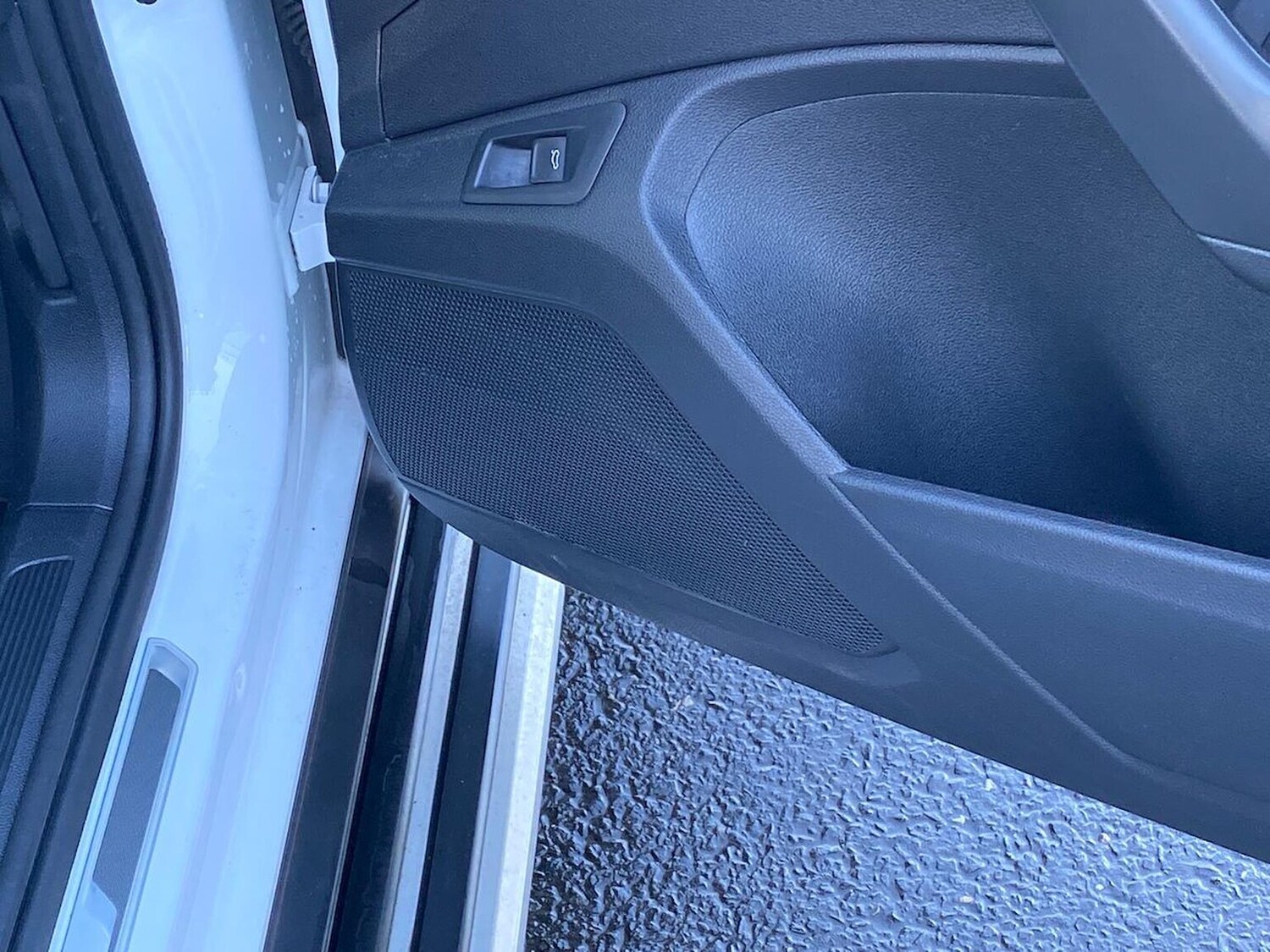 Used Volkswagen T-Roc 2019 for sale - 76911225: Photo 30