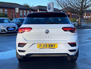 Used Volkswagen T-Roc 2019 for sale - 76911225: Photo