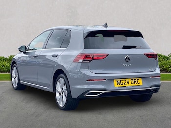Used Volkswagen Golf 2024 for sale - 79152508: Photo