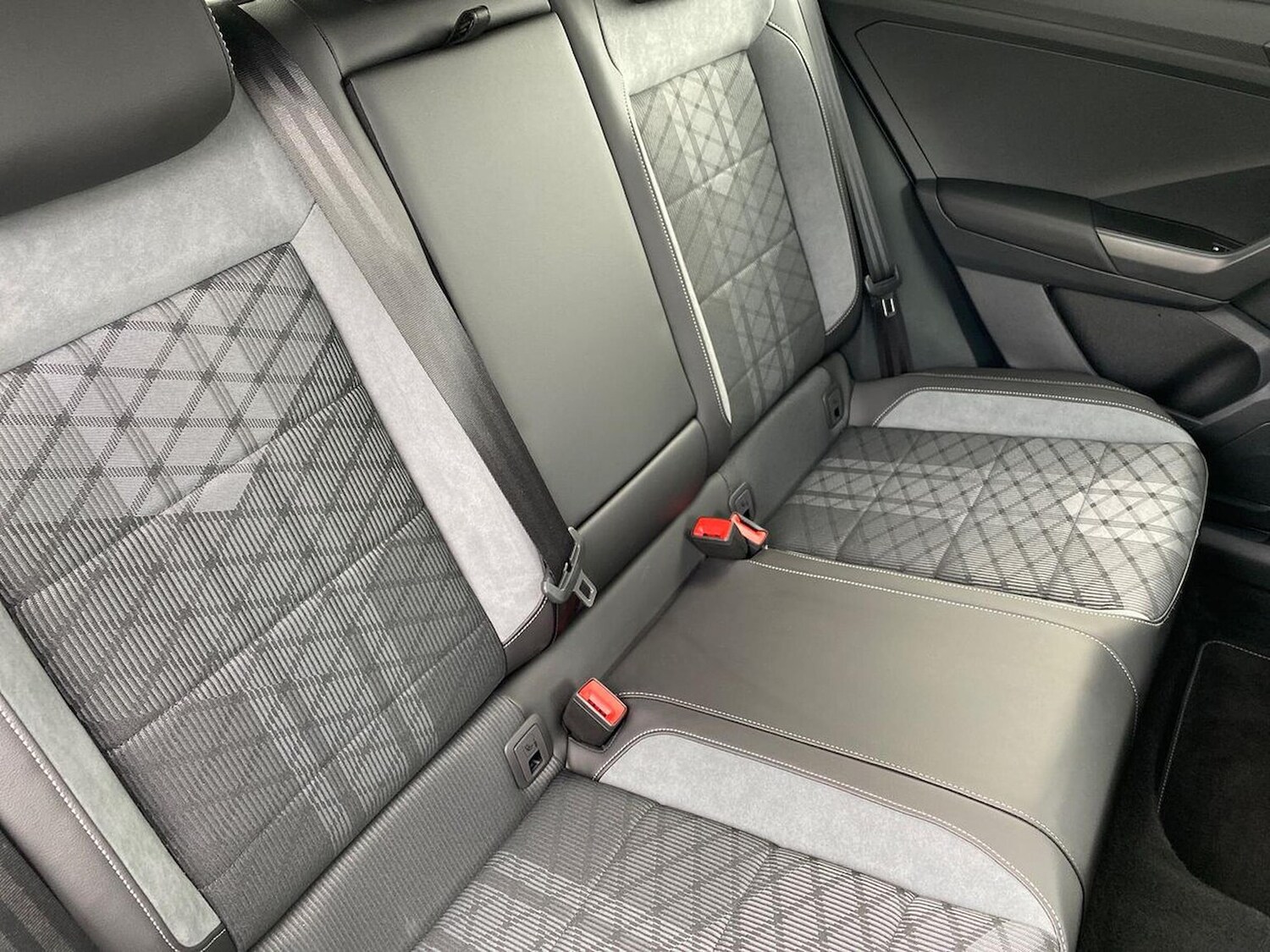 Used Volkswagen T-Roc 2025 for sale - 78026177: Photo 16