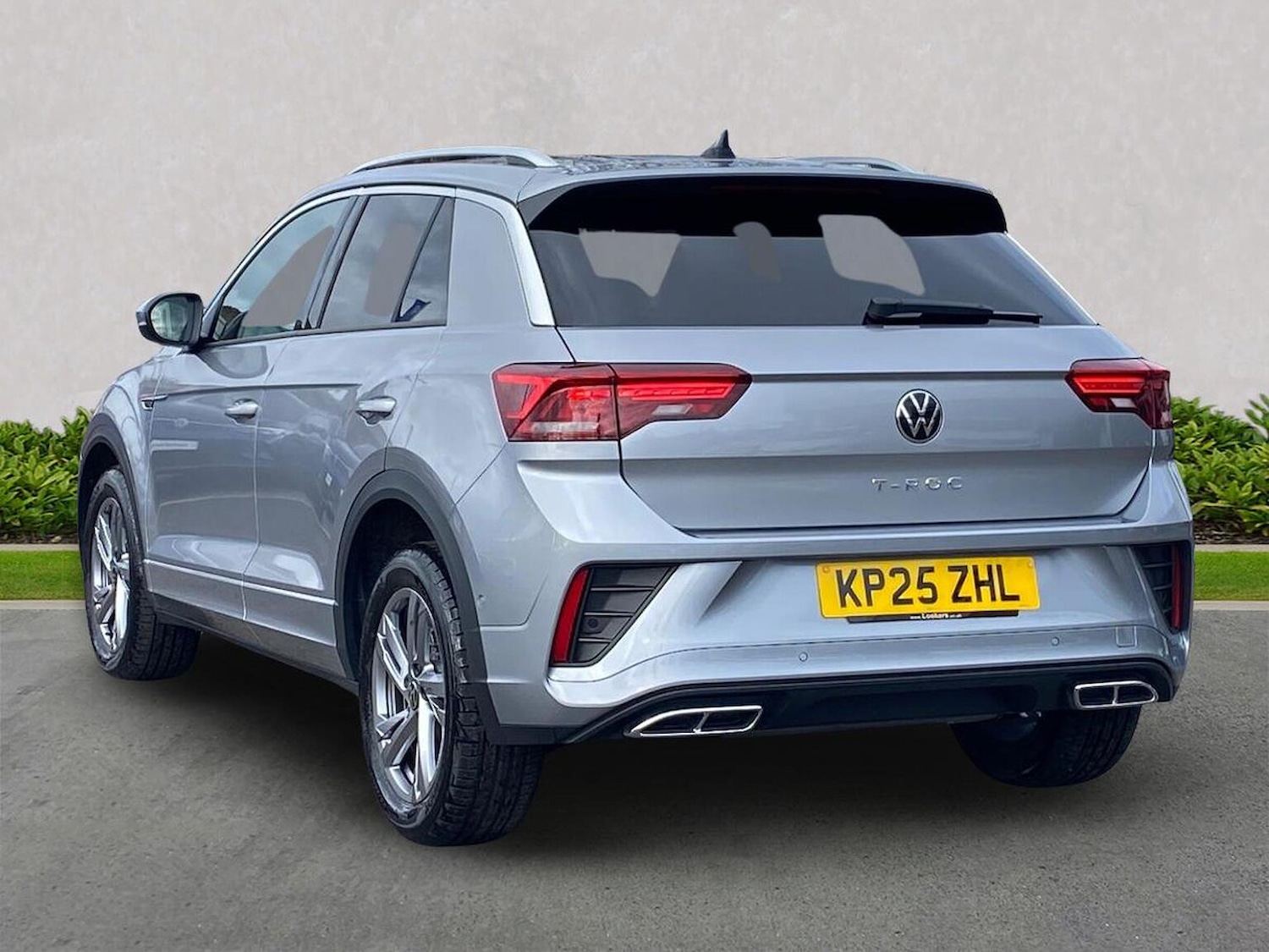 Used Volkswagen T-Roc 2025 for sale - 78026177: Photo 2