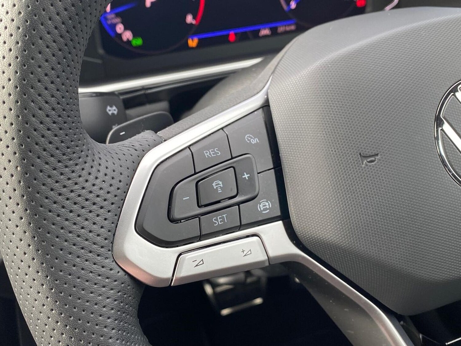 Used Volkswagen T-Roc 2025 for sale - 78026177: Photo 24