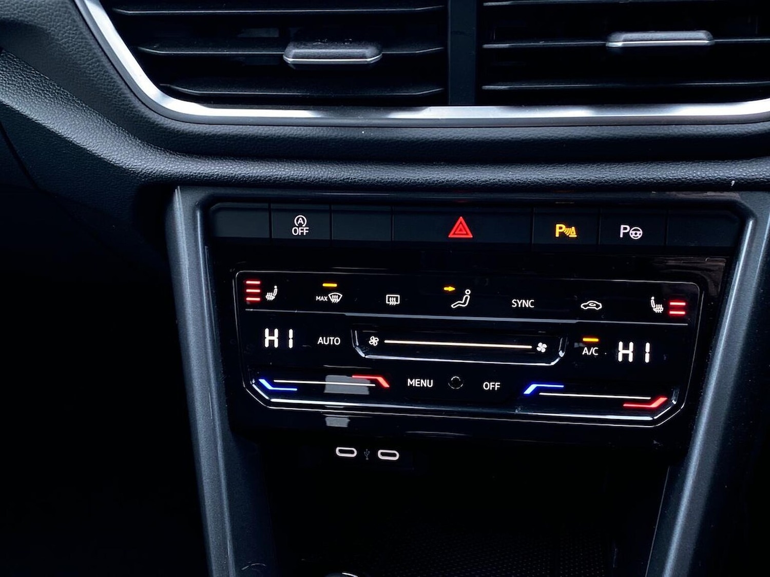 Used Volkswagen T-Roc 2023 for sale - 76821693: Photo 12