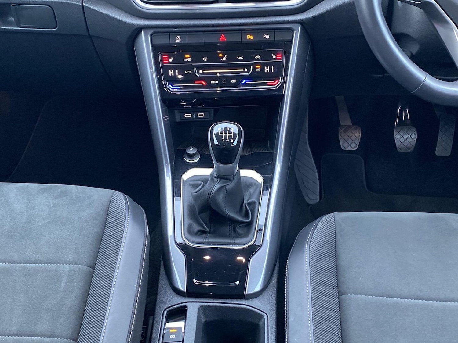 Used Volkswagen T-Roc 2023 for sale - 76821693: Photo 13