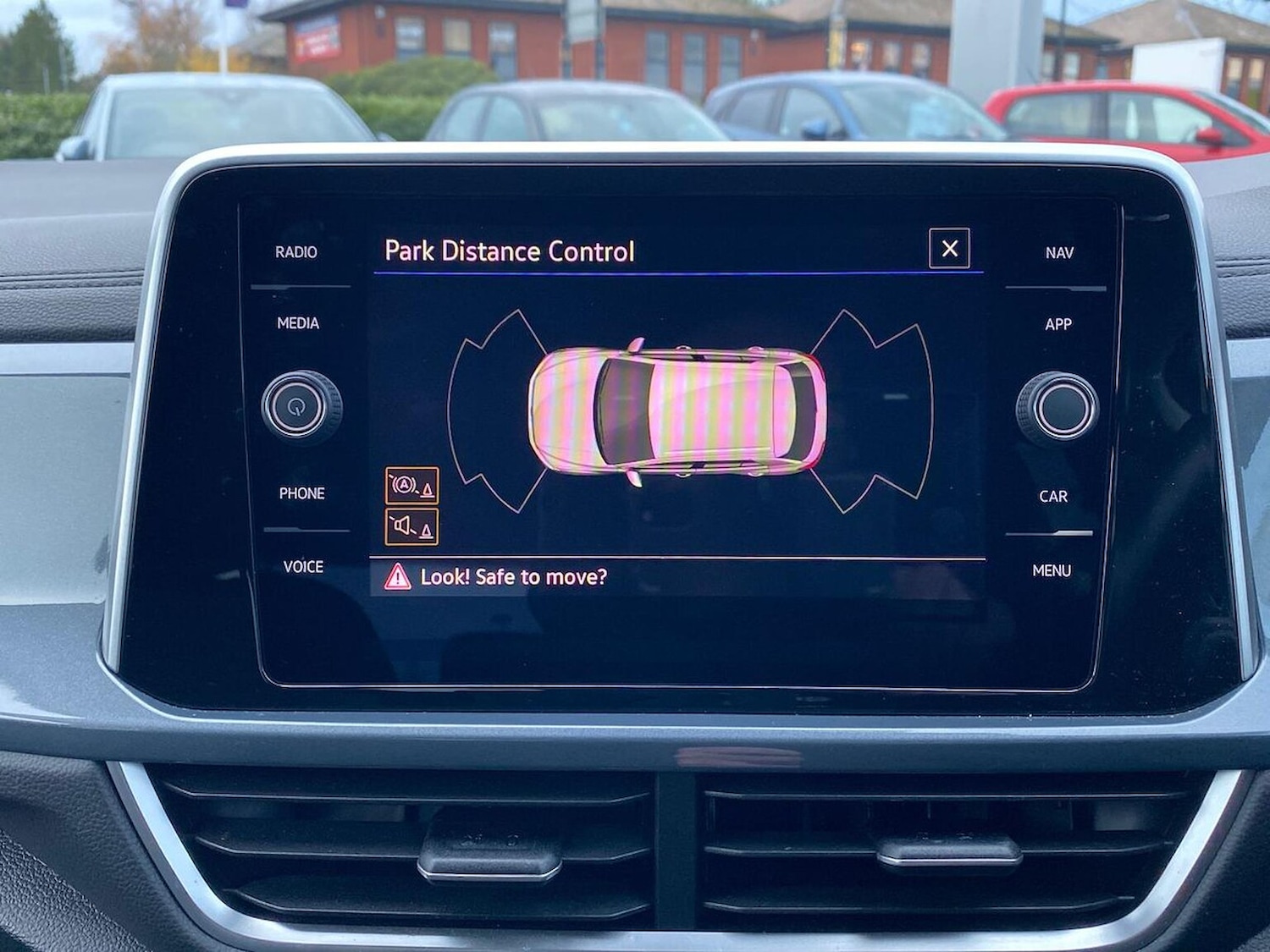 Used Volkswagen T-Roc 2023 for sale - 76821693: Photo 23