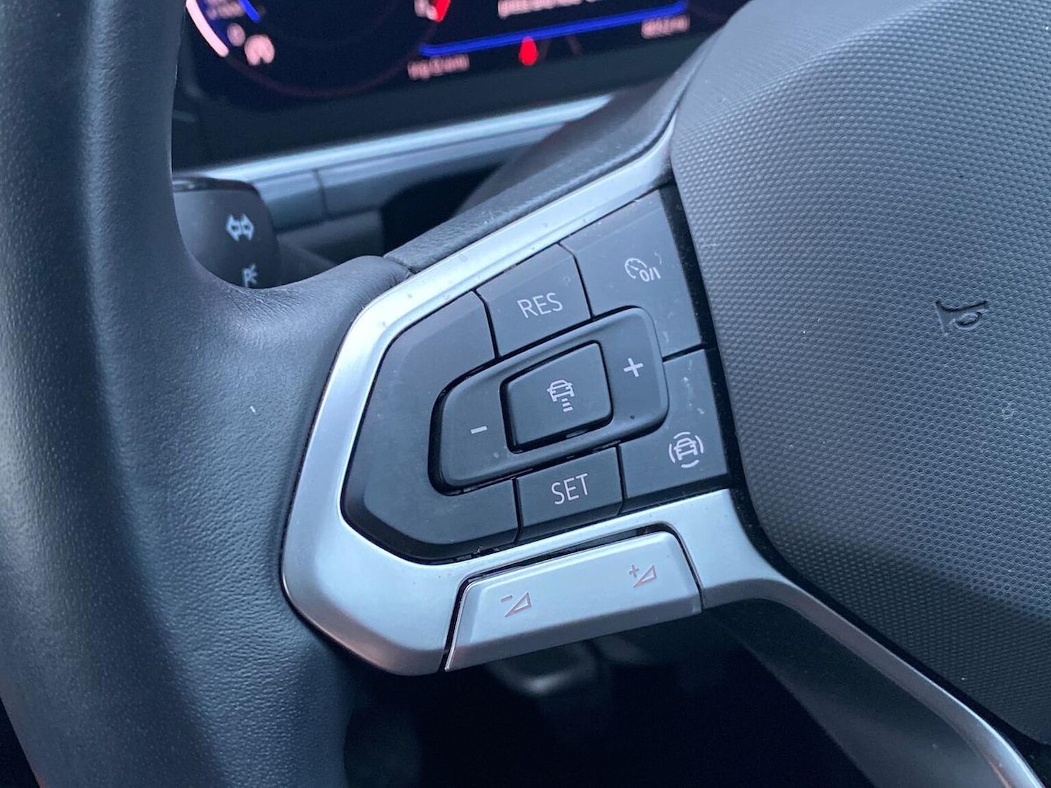 Used Volkswagen T-Roc 2023 for sale - 76821693: Photo 26