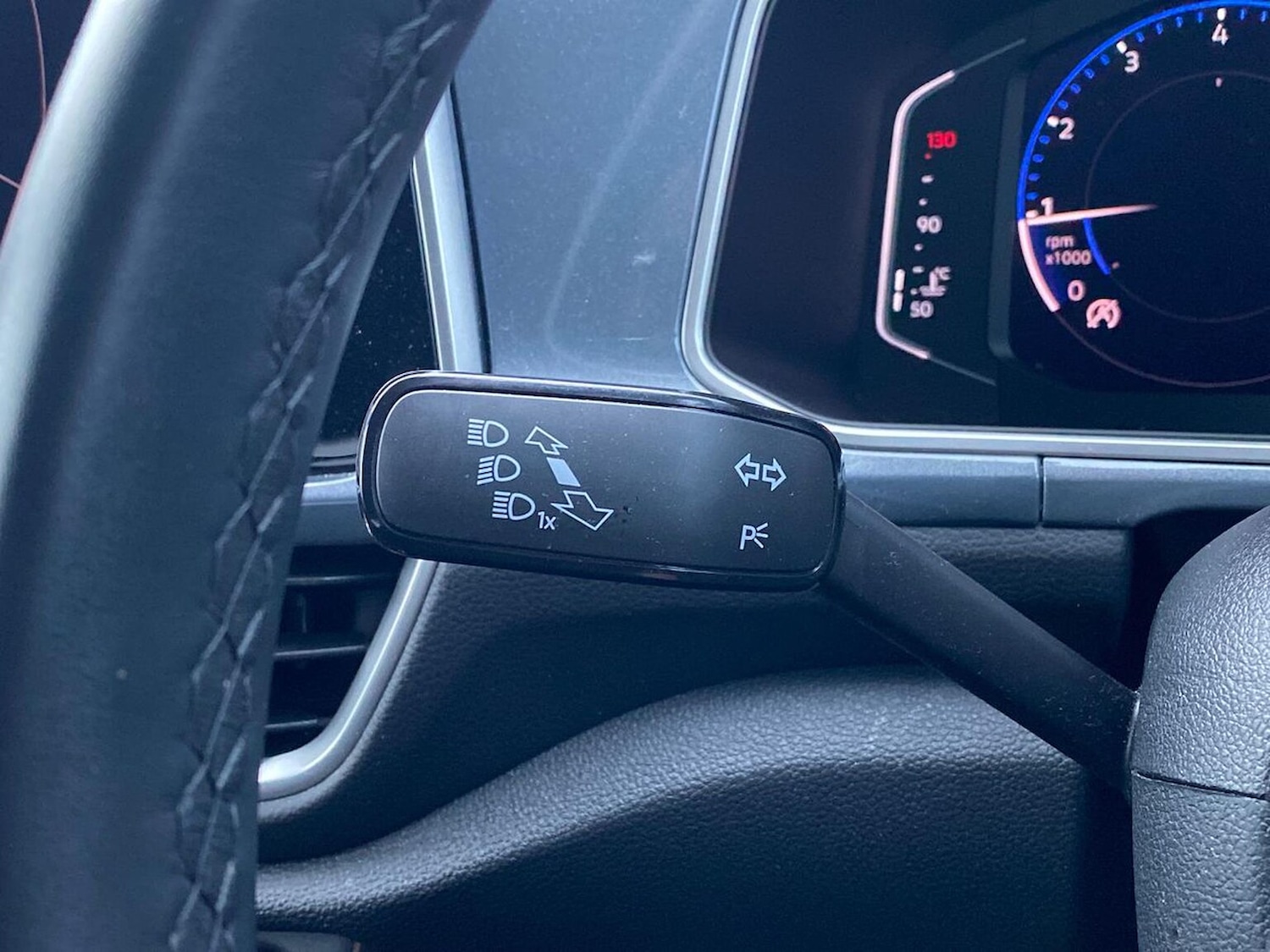 Used Volkswagen T-Roc 2023 for sale - 76821693: Photo 28