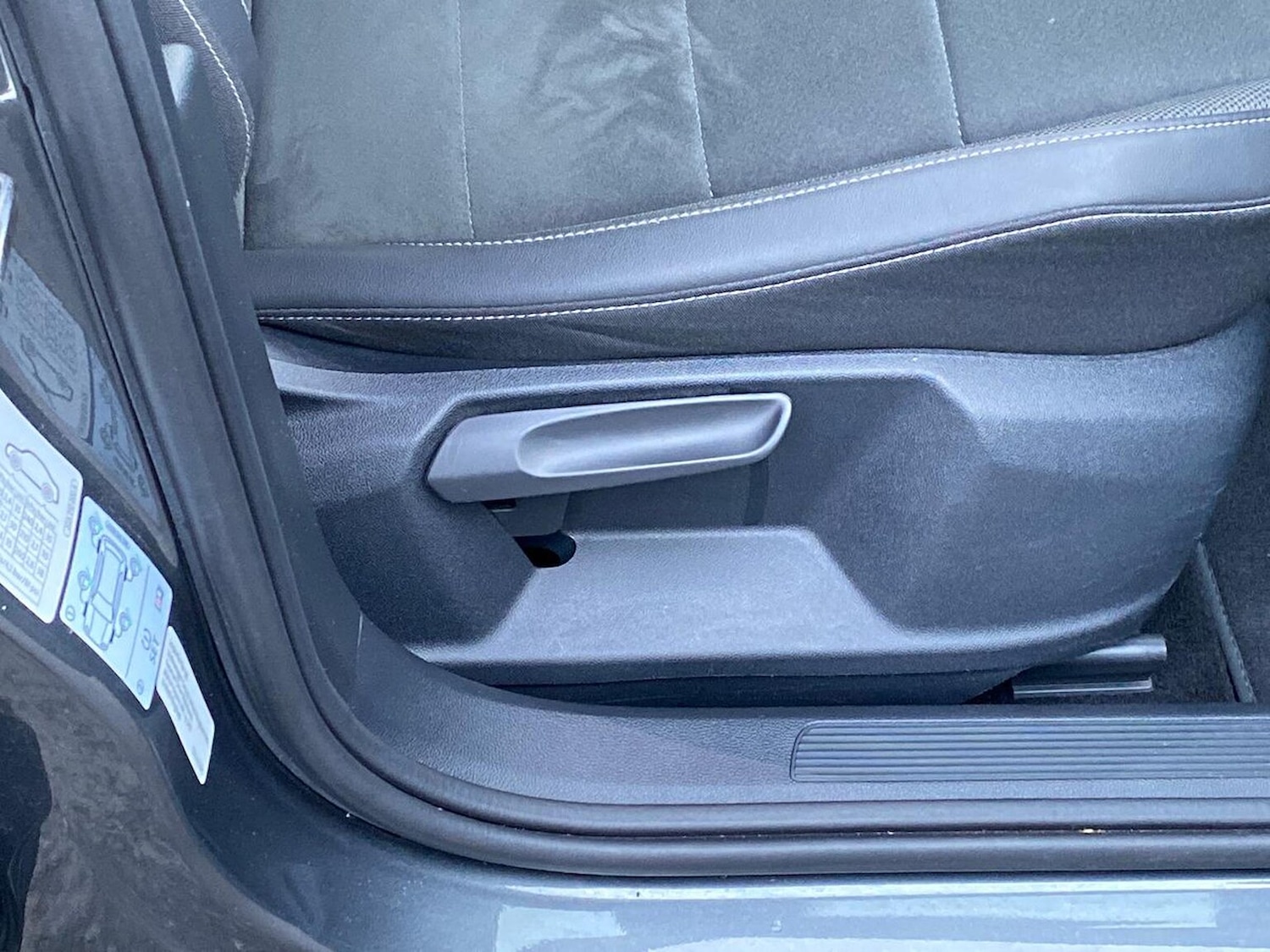 Used Volkswagen T-Roc 2023 for sale - 76821693: Photo 29