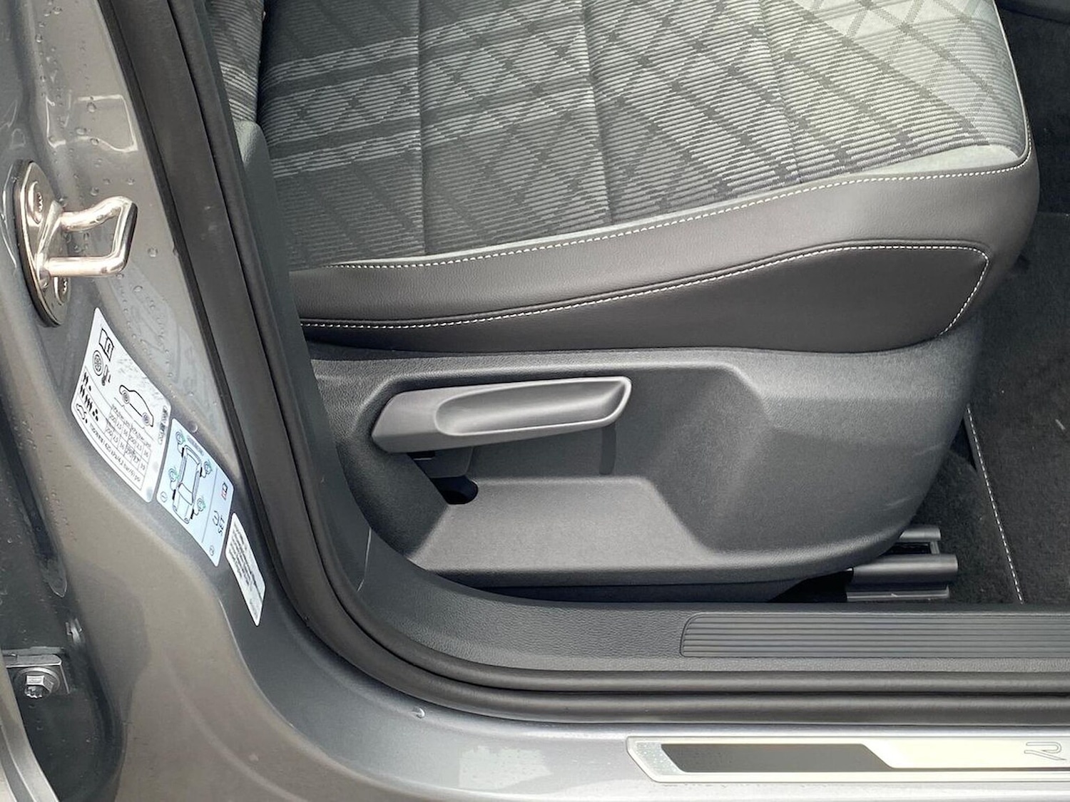 Used Volkswagen T-Roc 2025 for sale - 76177598: Photo 29