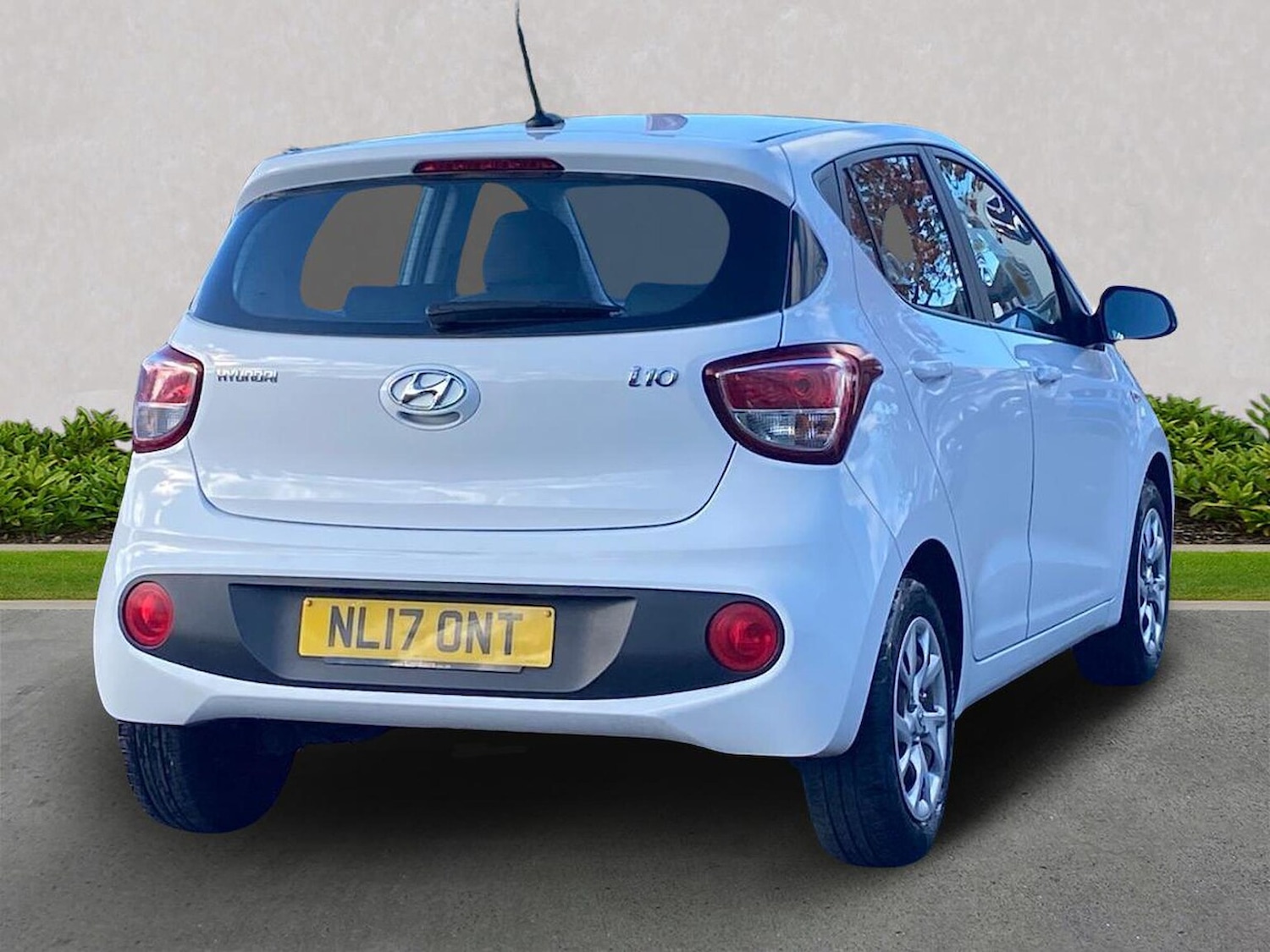 Used Hyundai i10 2017 for sale - 76357971: Photo 18
