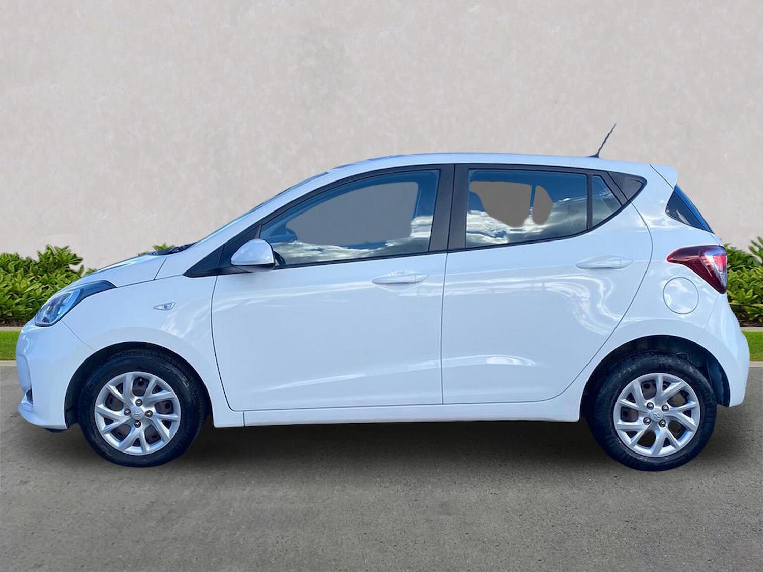 Used Hyundai i10 2017 for sale - 76357971: Photo 19