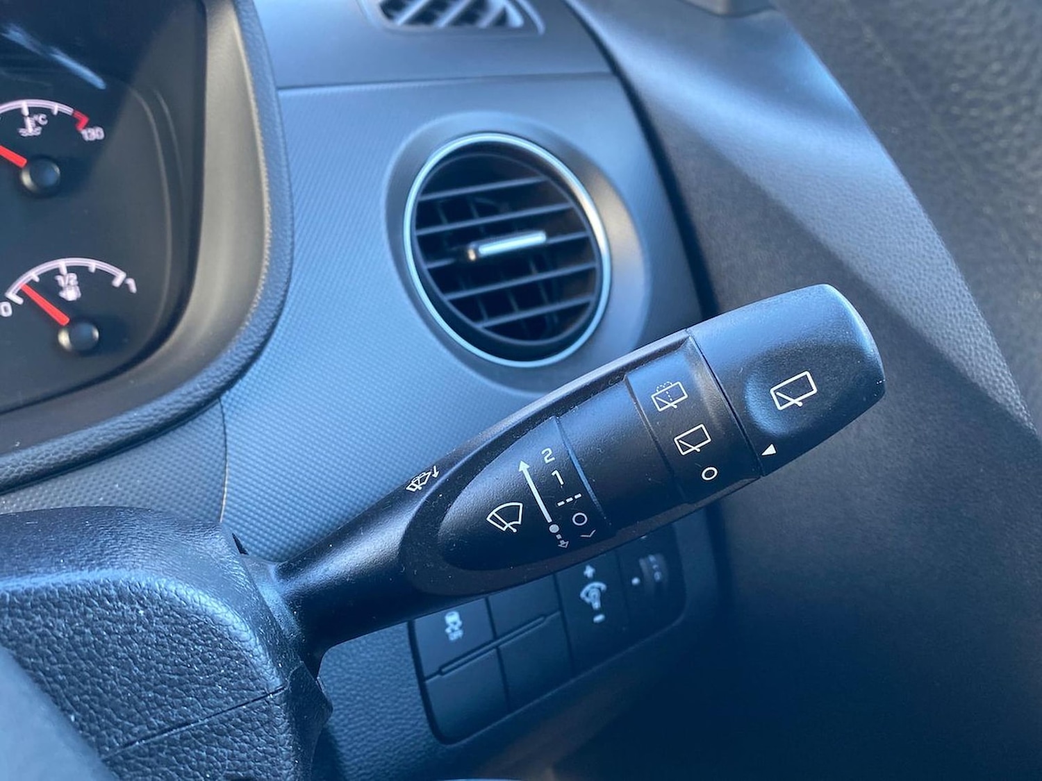 Used Hyundai i10 2017 for sale - 76357971: Photo 25