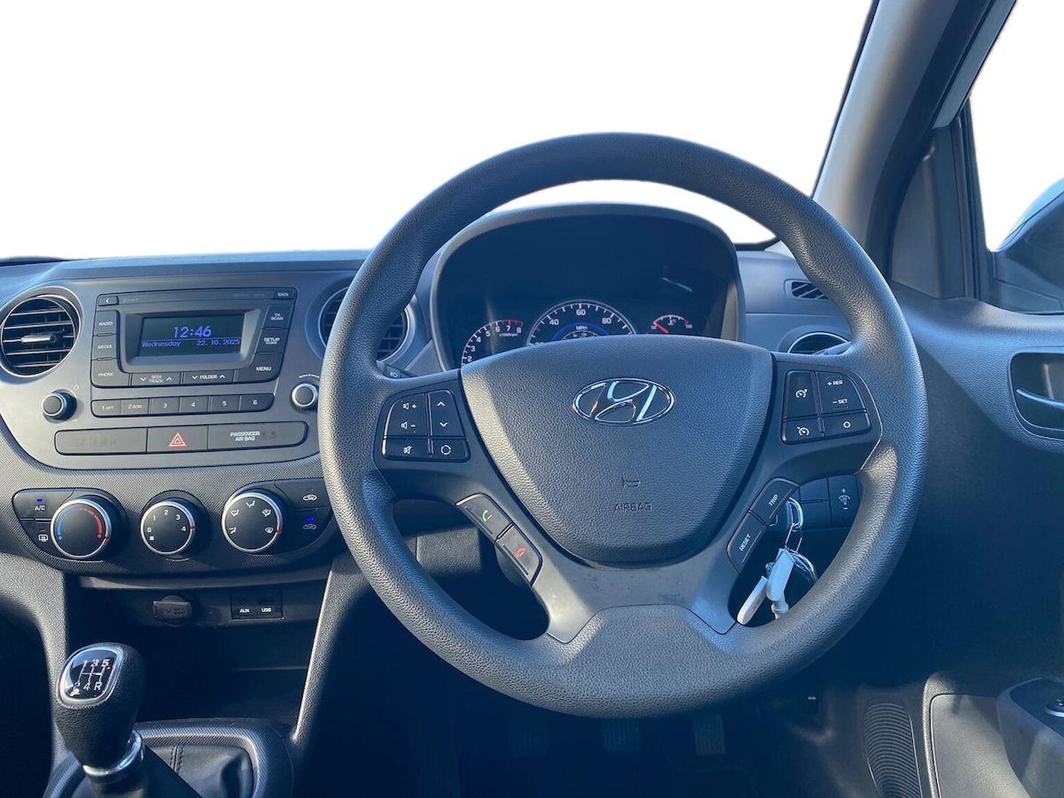 Used Hyundai i10 2017 for sale - 76357971: Photo 9