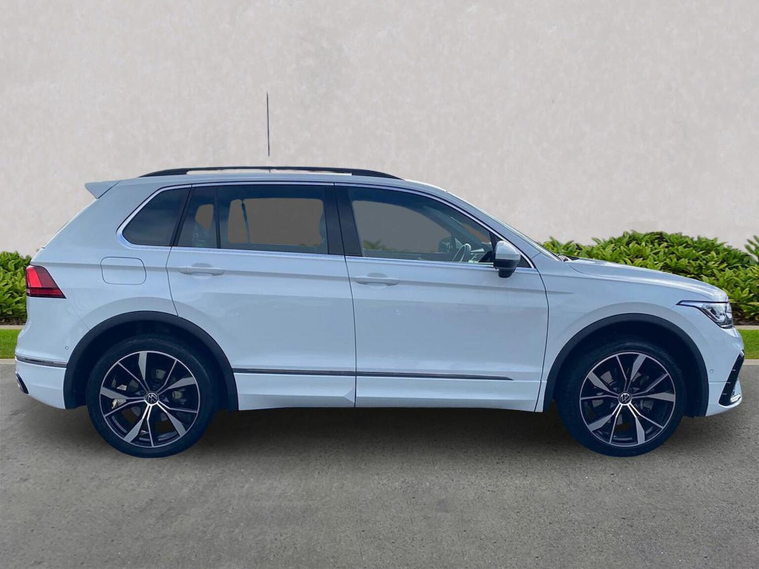 Used Volkswagen Tiguan 2023 for sale - 76187051: Photo 3