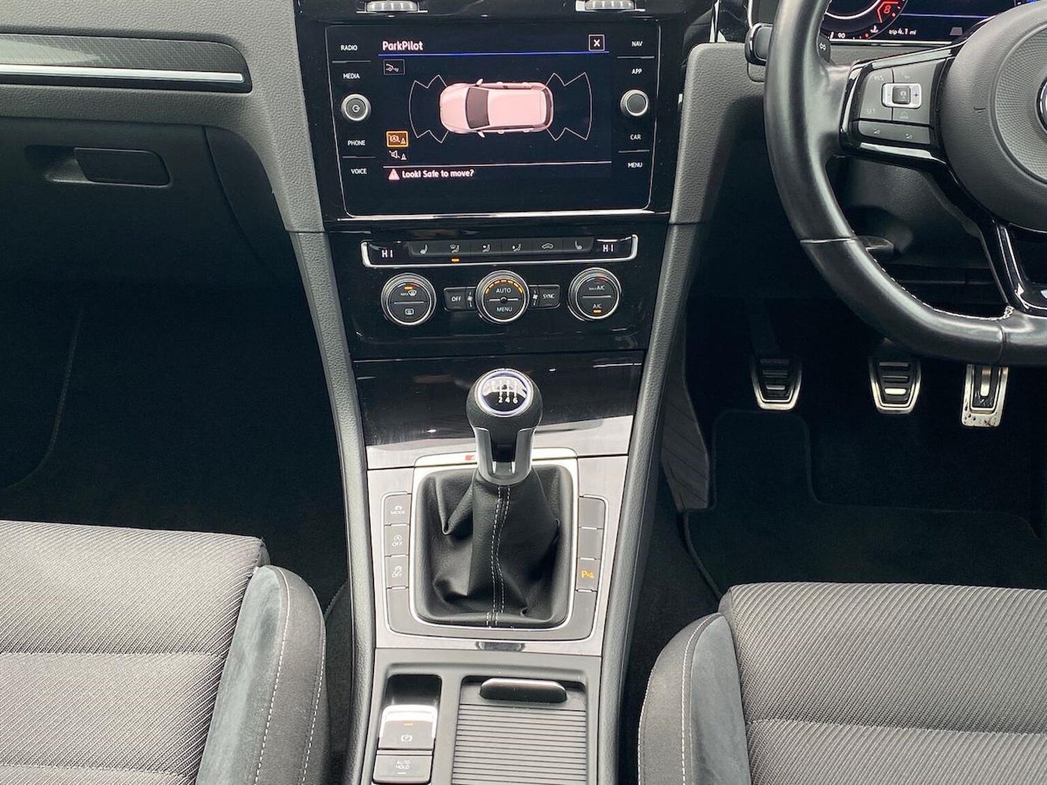 Used Volkswagen Golf 2017 for sale - 76504999: Photo 13