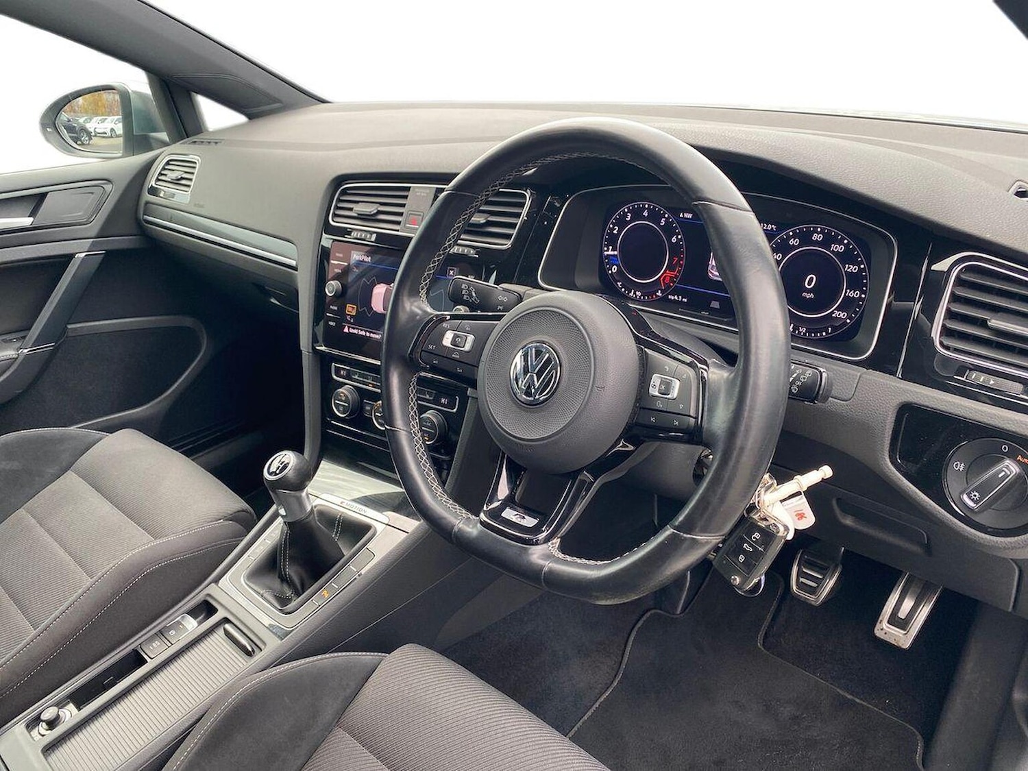 Used Volkswagen Golf 2017 for sale - 76504999: Photo 15