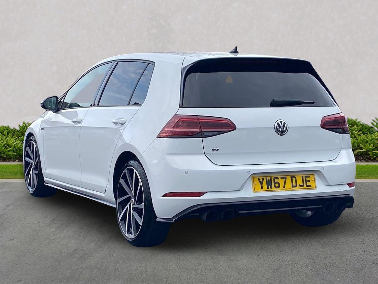 Used Volkswagen Golf 2017 for sale - 76504999: Photo 2