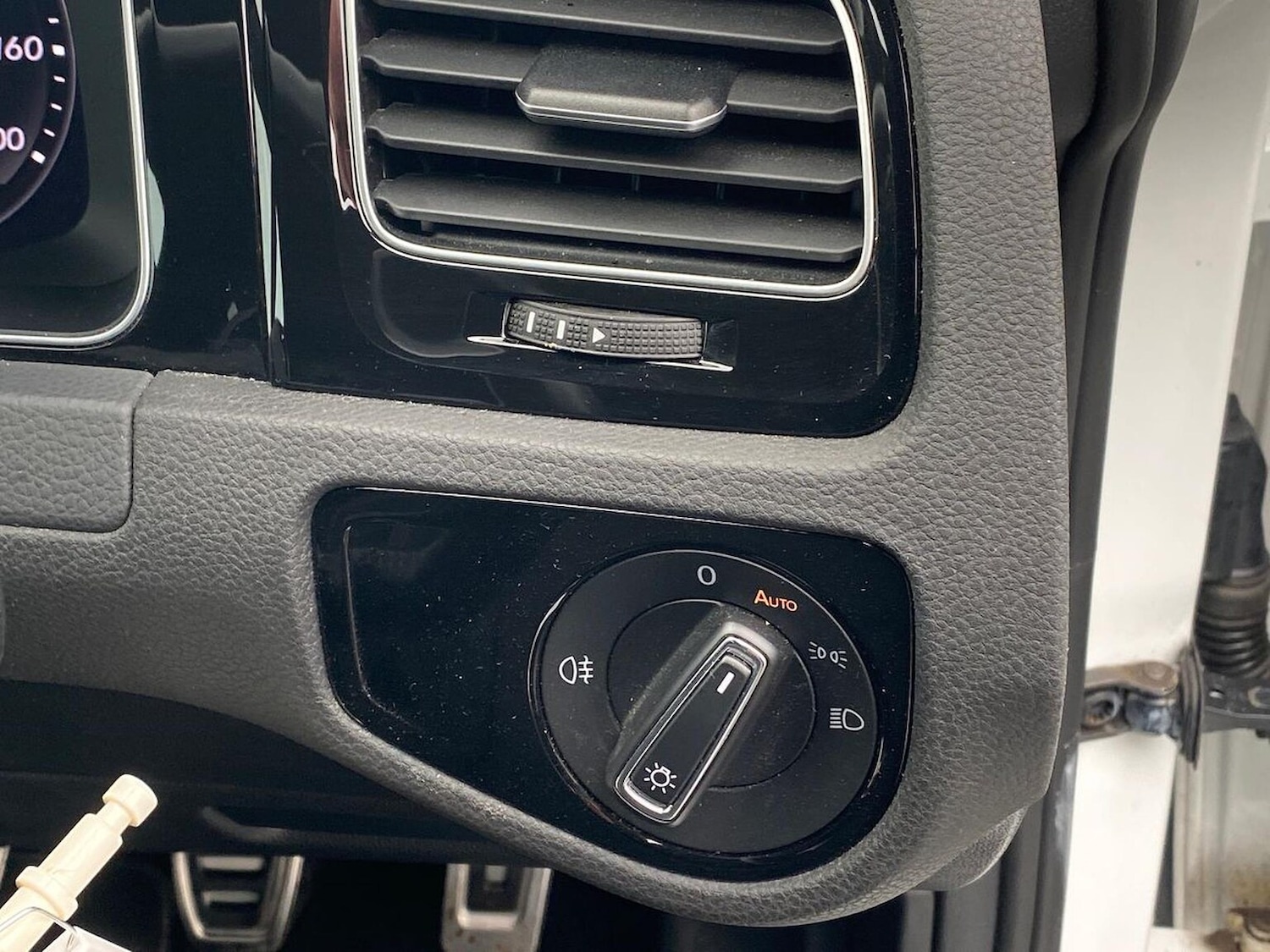 Used Volkswagen Golf 2017 for sale - 76504999: Photo 22