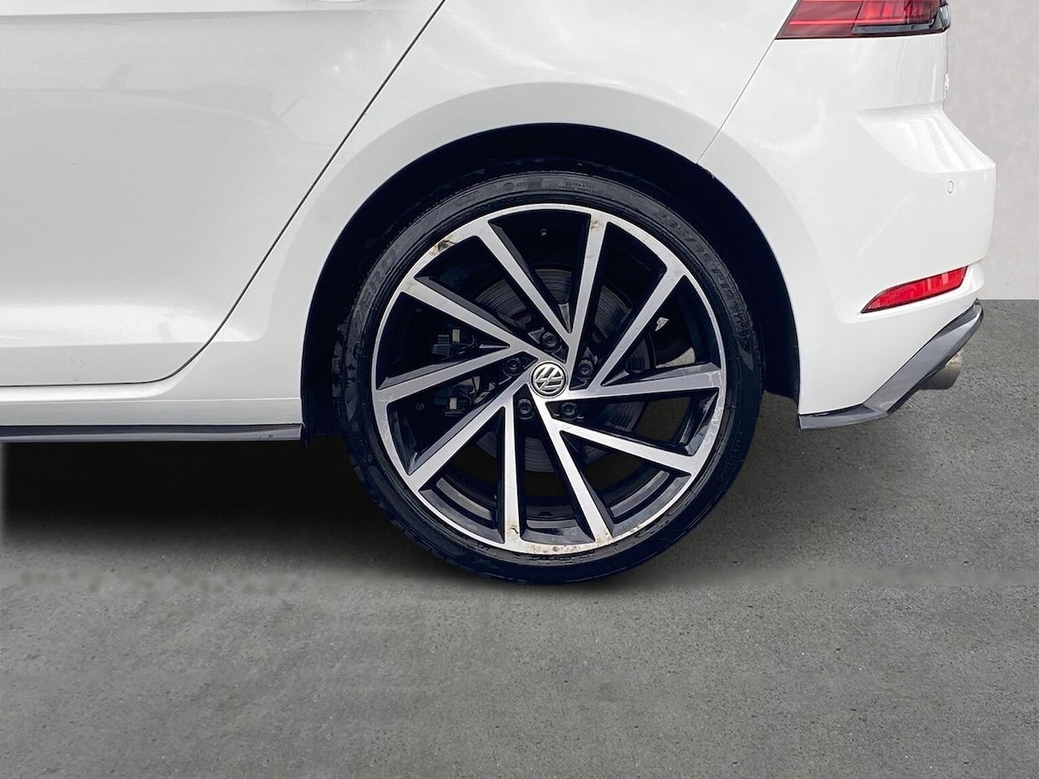 Used Volkswagen Golf 2017 for sale - 76504999: Photo 6