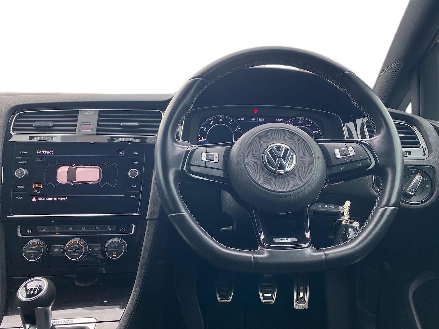 Used Volkswagen Golf 2017 for sale - 76504999: Photo 9