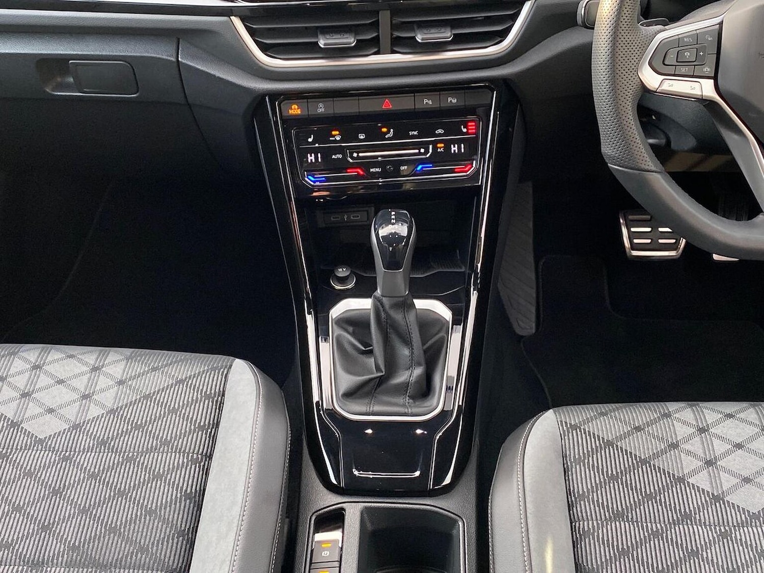 Used Volkswagen T-Roc 2025 for sale - 78026148: Photo 13