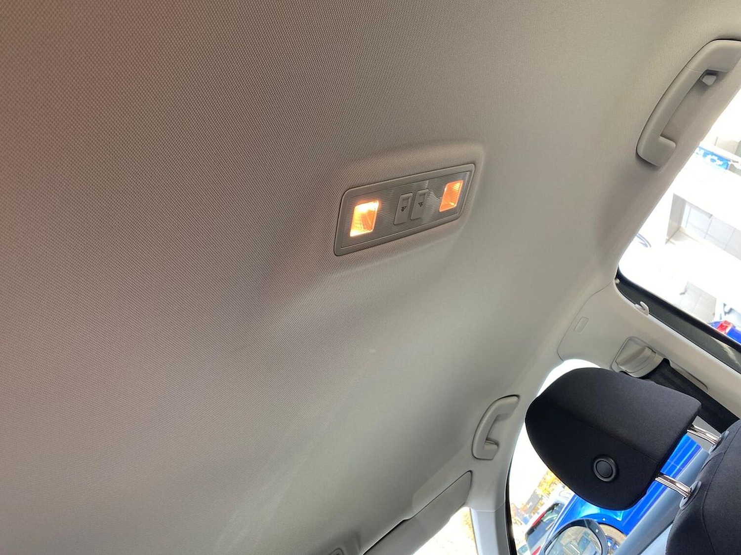 Used Volkswagen T-Roc 2023 for sale - 76464711: Photo 30