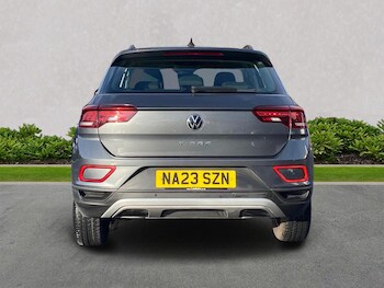 Used Volkswagen T-Roc 2023 for sale - 76464711: Photo