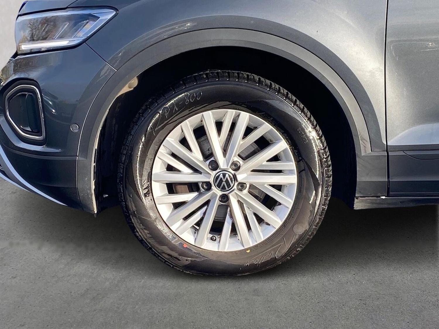 Used Volkswagen T-Roc 2023 for sale - 76464711: Photo 6