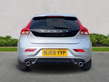 Used Volvo V40 2019 for sale - 75906683: Photo