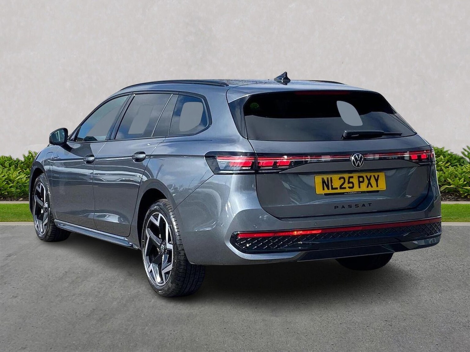 Used Volkswagen Passat 2025 for sale - 77832043: Photo 2