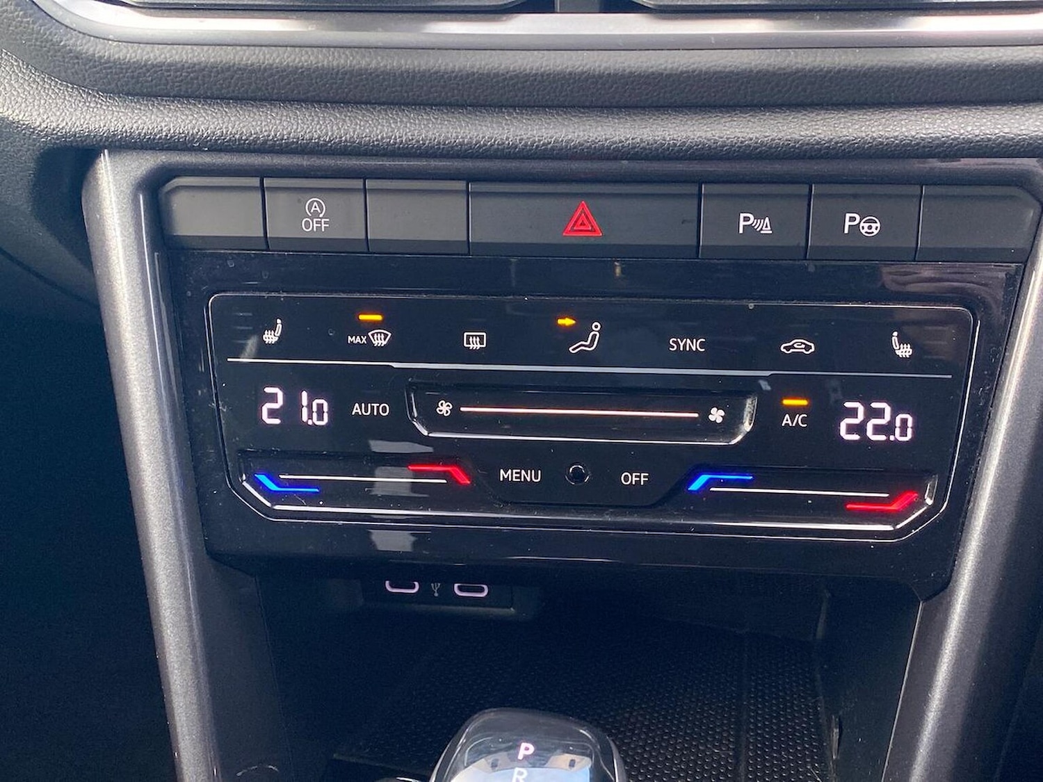 Used Volkswagen T-Roc 2022 for sale - 76637823: Photo 12