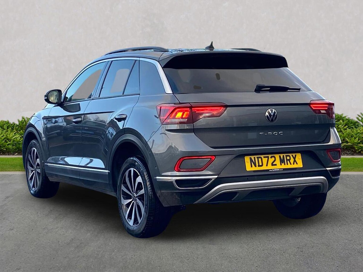 Used Volkswagen T-Roc 2022 for sale - 76637823: Photo 2