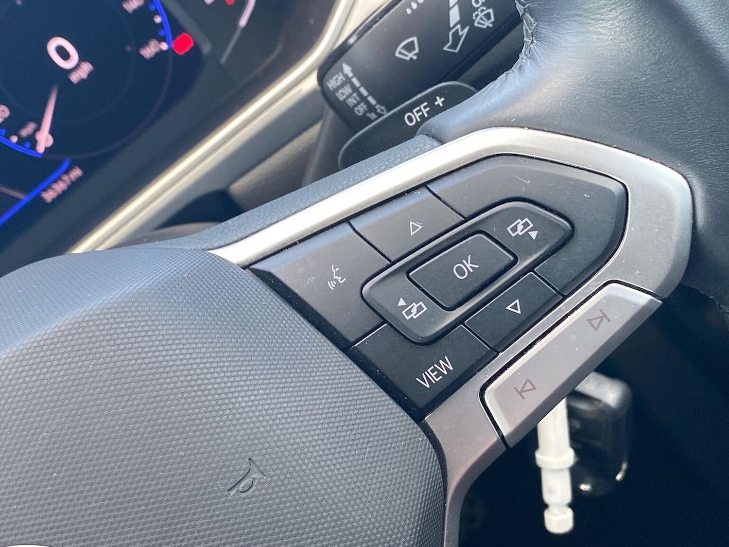 Used Volkswagen T-Roc 2022 for sale - 76637823: Photo 25