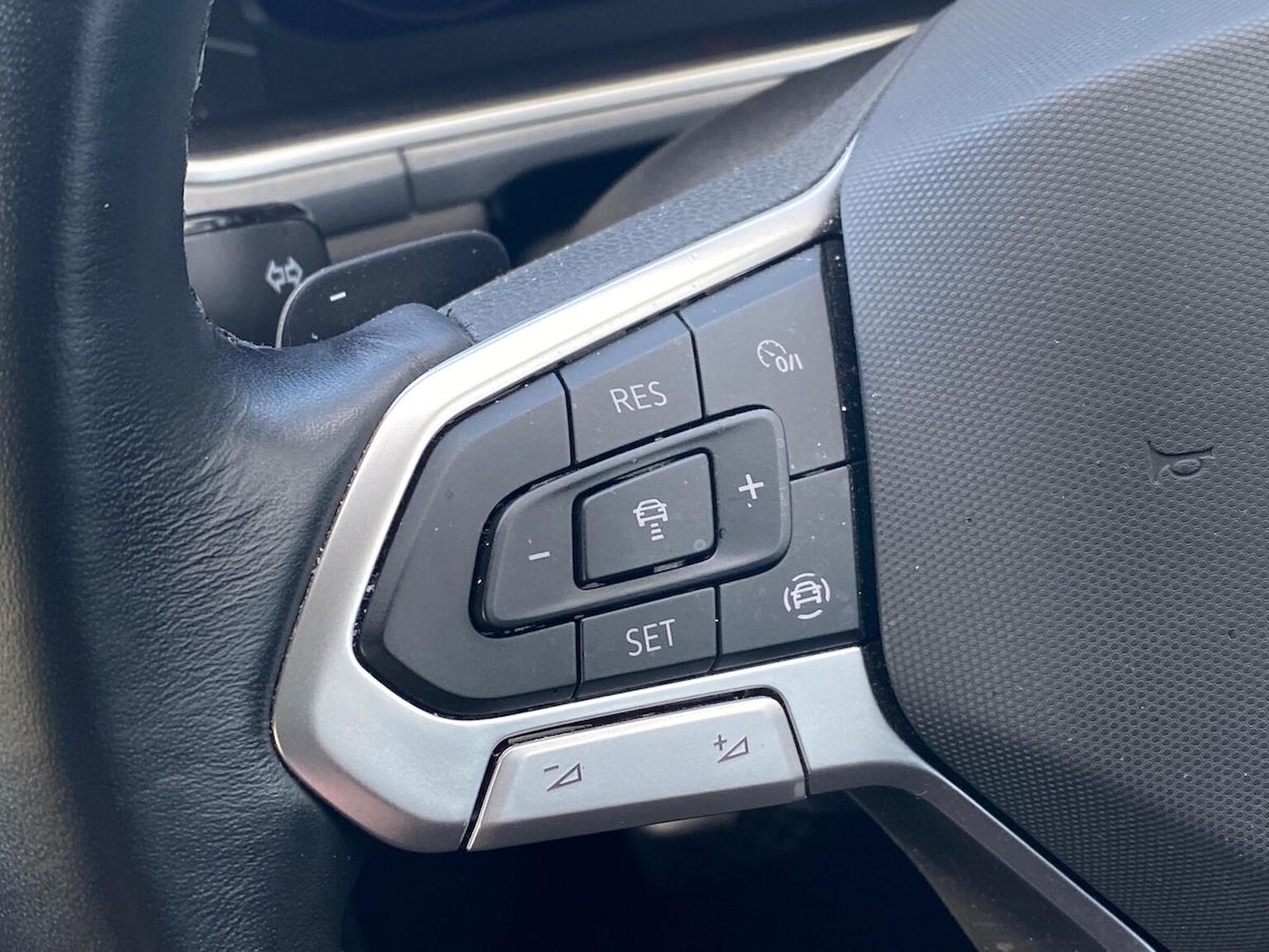 Used Volkswagen T-Roc 2022 for sale - 76637823: Photo 26