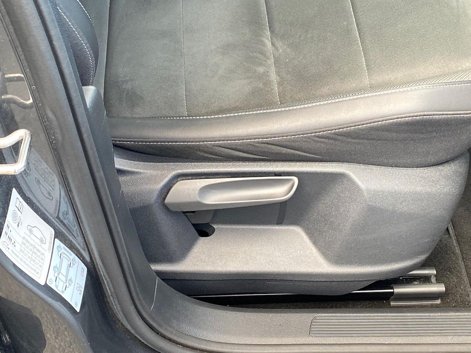 Used Volkswagen T-Roc 2022 for sale - 76637823: Photo 29