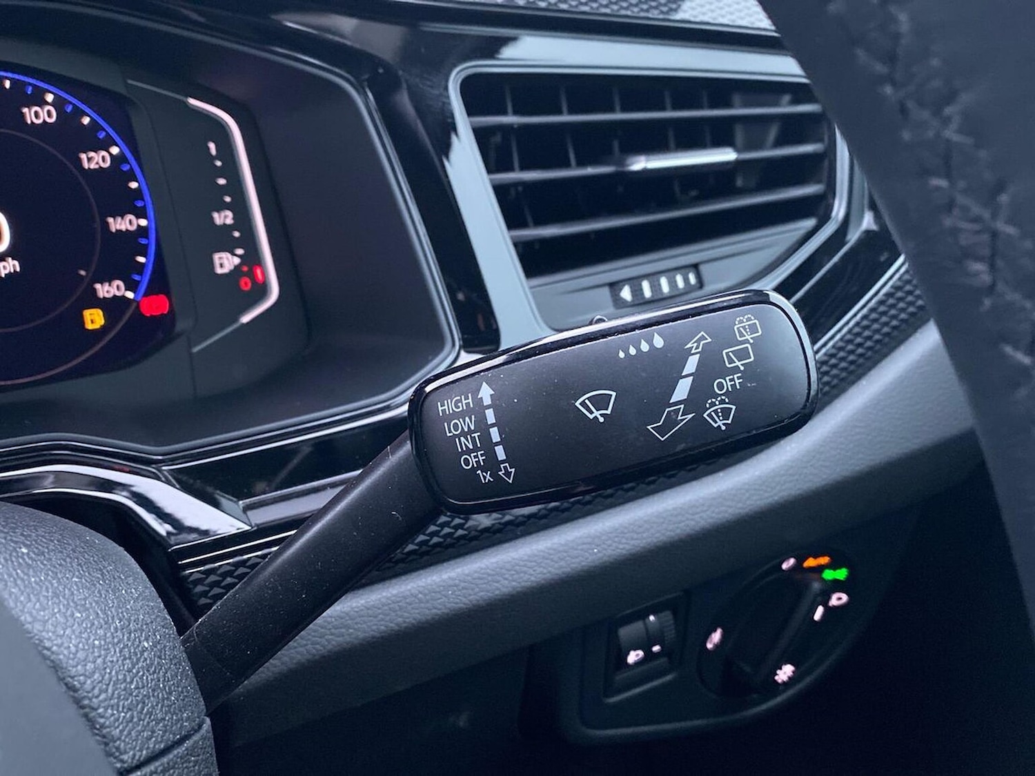 Used Volkswagen Polo 2022 for sale - 77034661: Photo 28