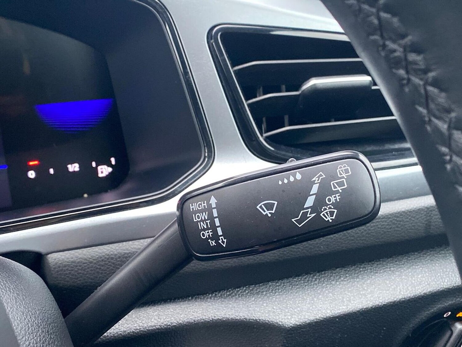 Used Volkswagen T-Roc 2022 for sale - 77001854: Photo 26