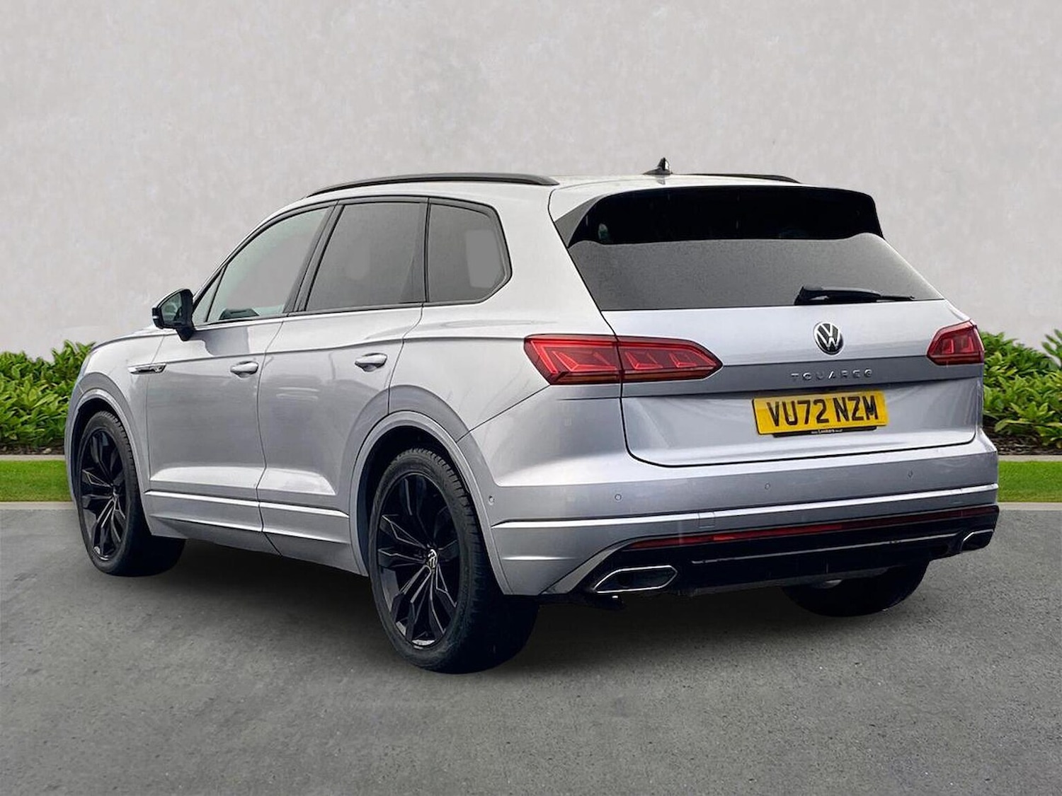 Used Volkswagen Touareg 2022 for sale - 76637820: Photo 2