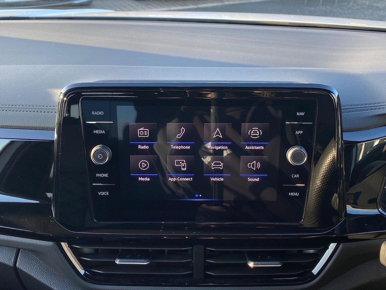 Used Volkswagen T-Roc 2023 for sale - 76821697: Photo 11