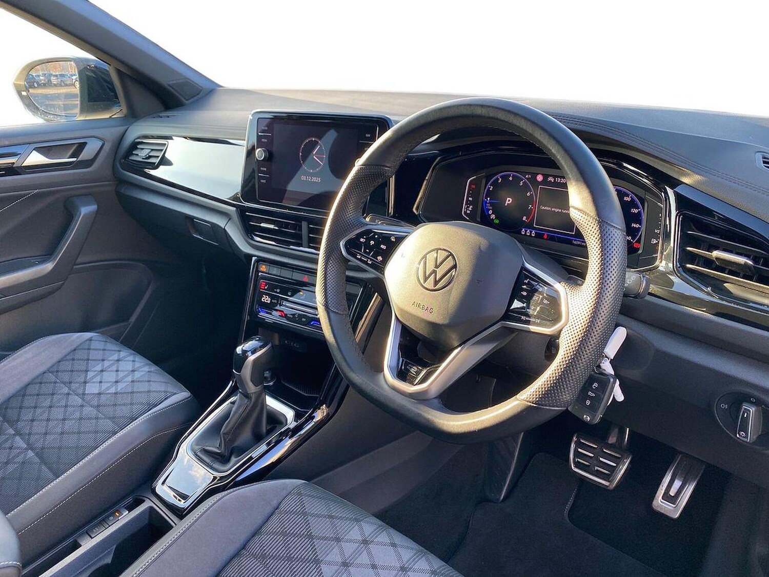 Used Volkswagen T-Roc 2023 for sale - 76821697: Photo 15