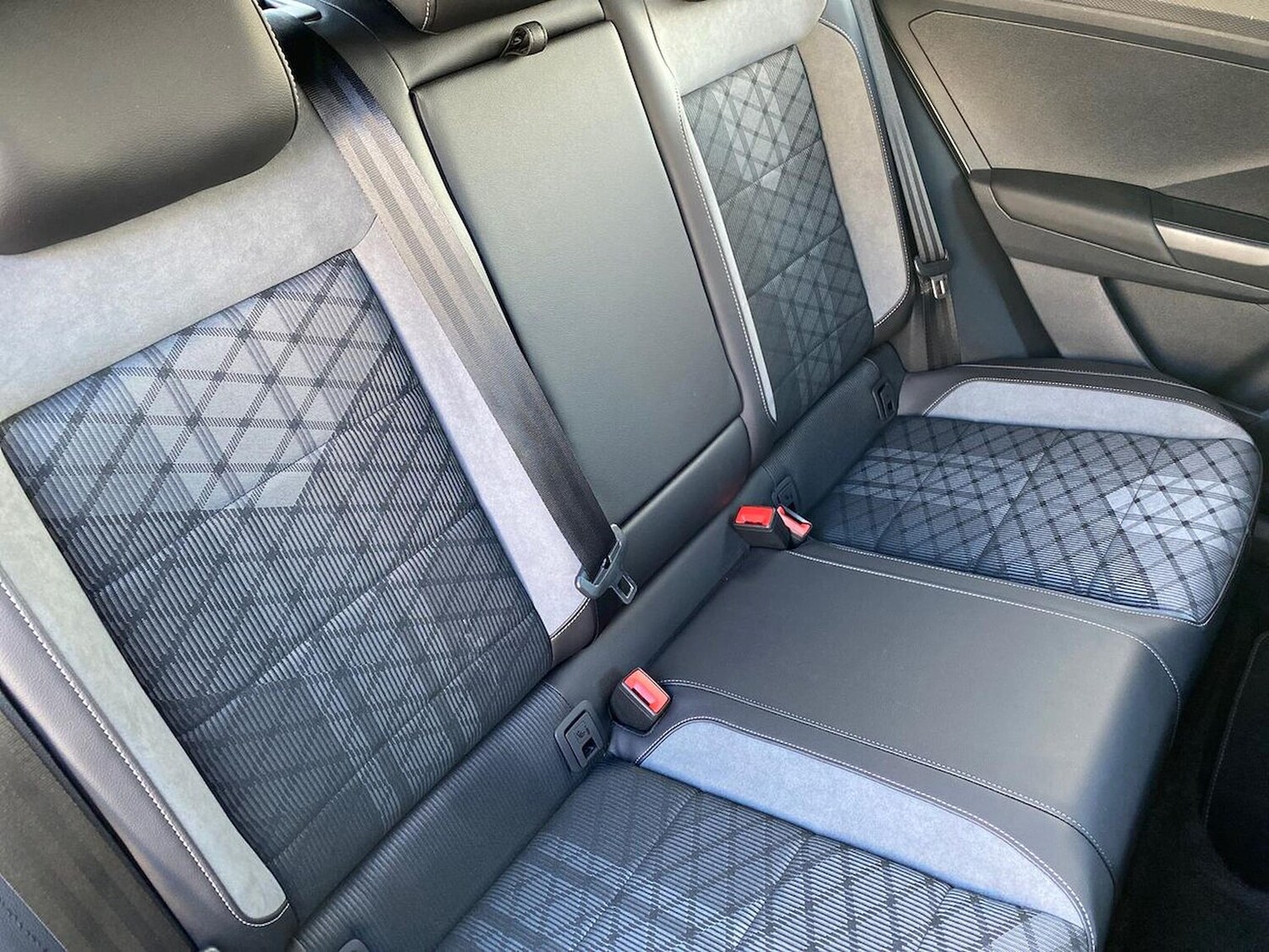 Used Volkswagen T-Roc 2023 for sale - 76821697: Photo 16