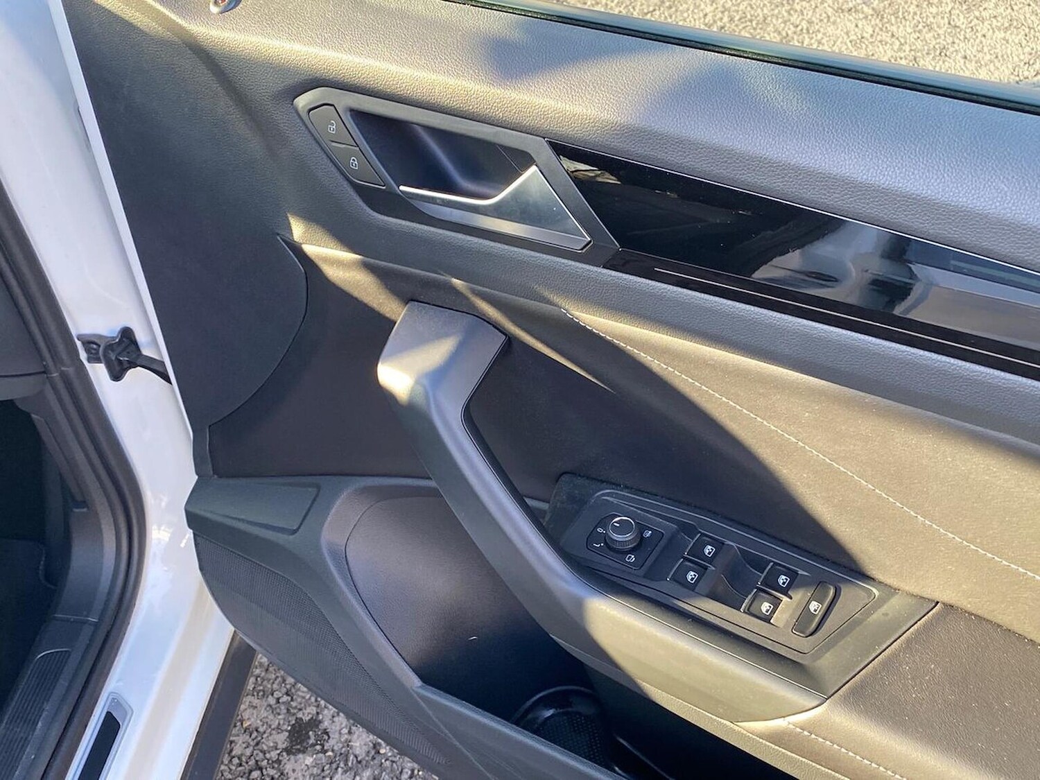 Used Volkswagen T-Roc 2023 for sale - 76821697: Photo 21