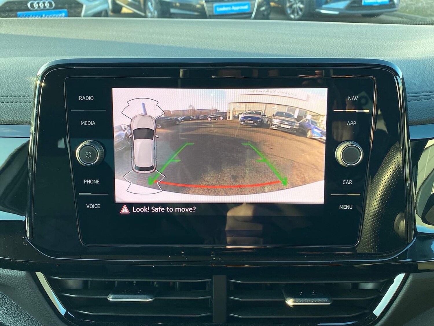 Used Volkswagen T-Roc 2023 for sale - 76821697: Photo 23