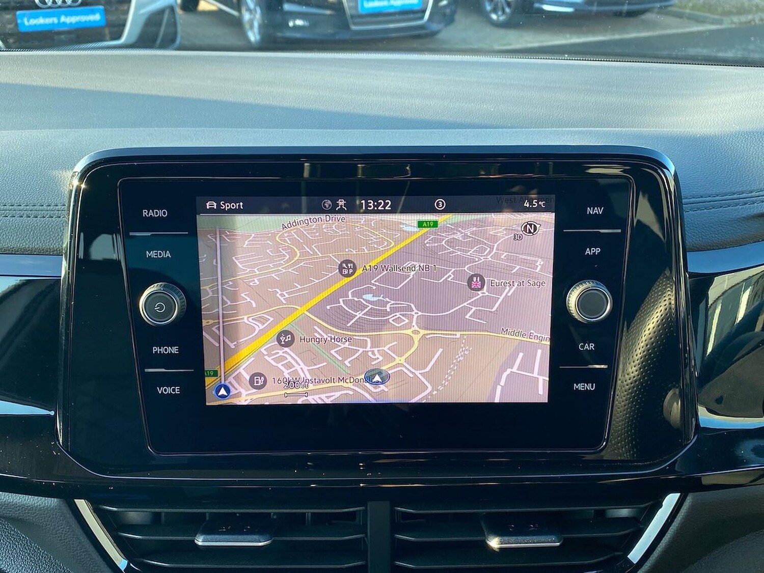 Used Volkswagen T-Roc 2023 for sale - 76821697: Photo 24