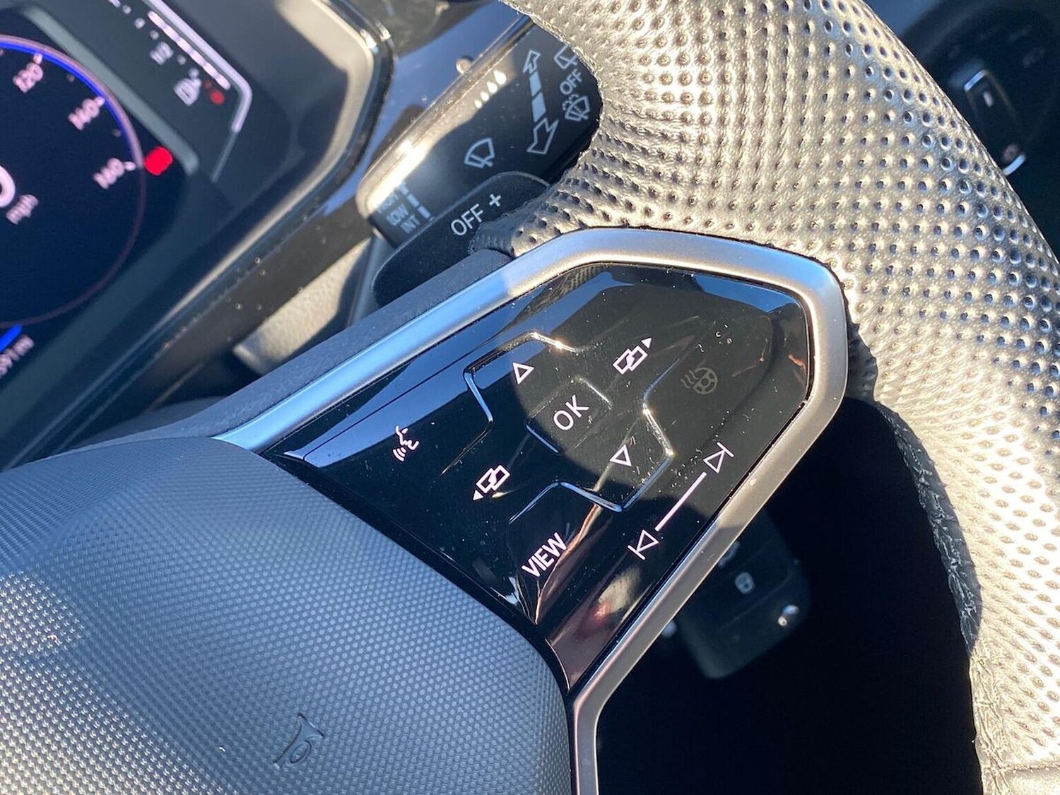 Used Volkswagen T-Roc 2023 for sale - 76821697: Photo 25