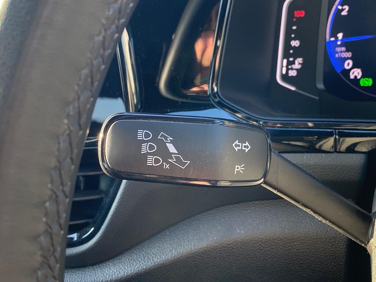 Used Volkswagen T-Roc 2023 for sale - 76821697: Photo 28