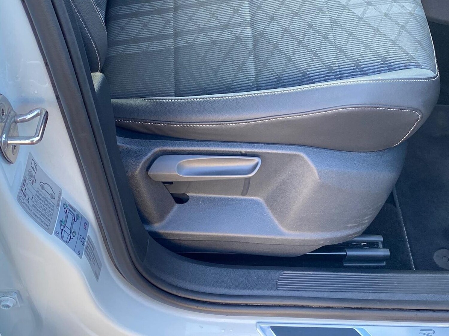 Used Volkswagen T-Roc 2023 for sale - 76821697: Photo 29