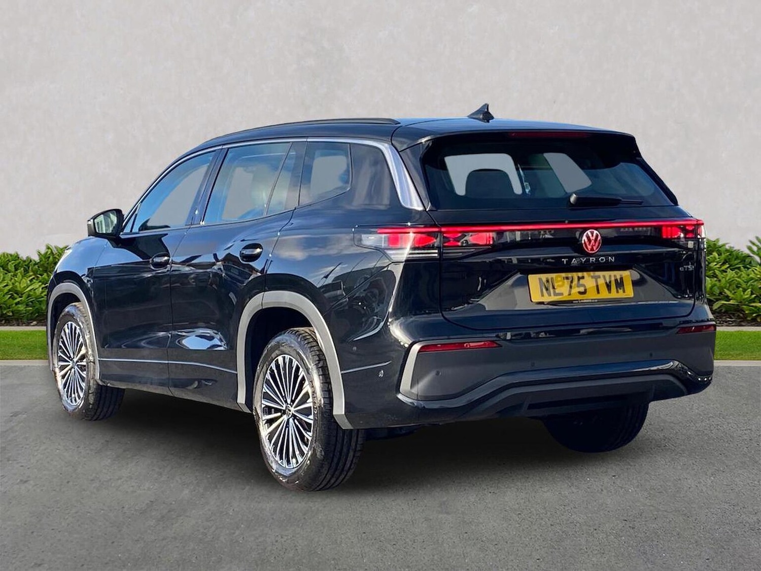 Used Volkswagen Touran 2025 for sale - 77896233: Photo 2